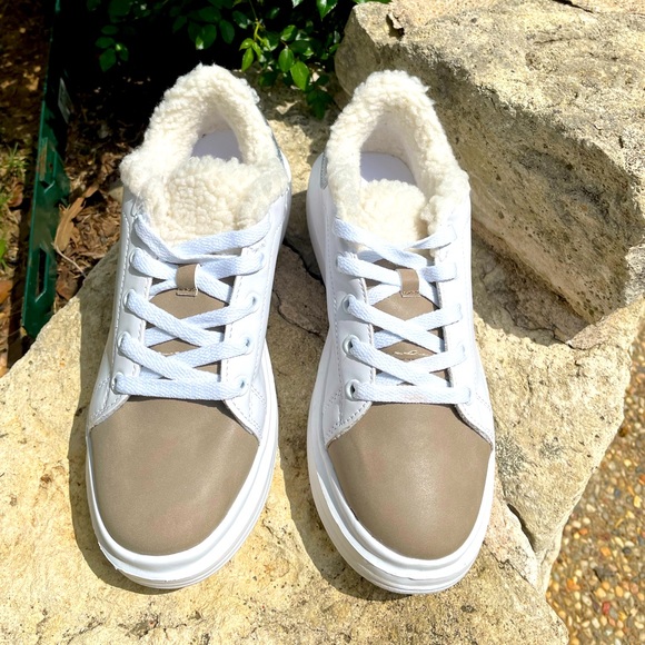 Arizona Encore, Taupe Silver, Slip-On Shoes, size 8 - Picture 2 of 6